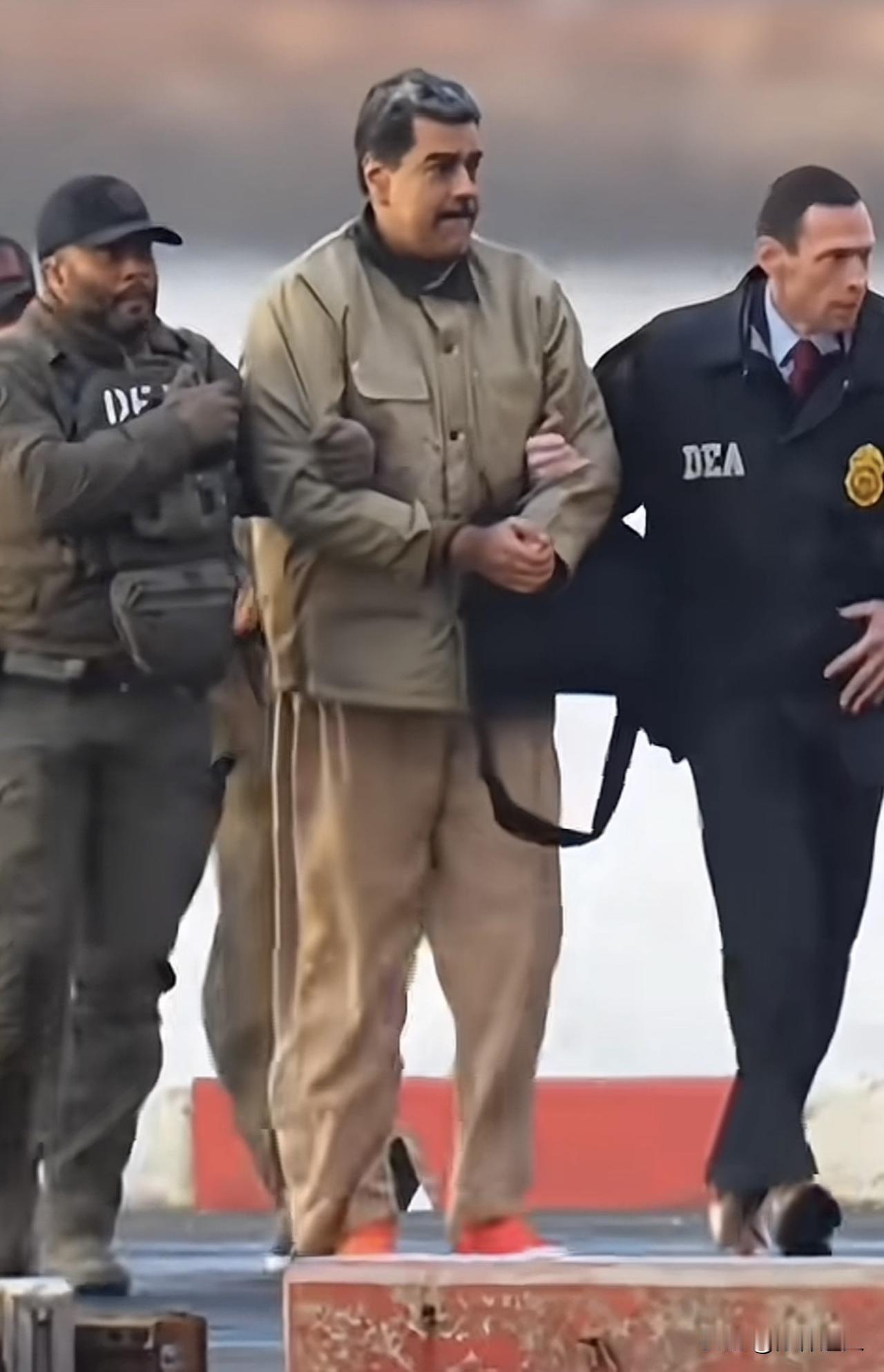 新思维：各自为钱，好聚好散

我年轻的时候总以为，感情能抵万难，真心能换长久。