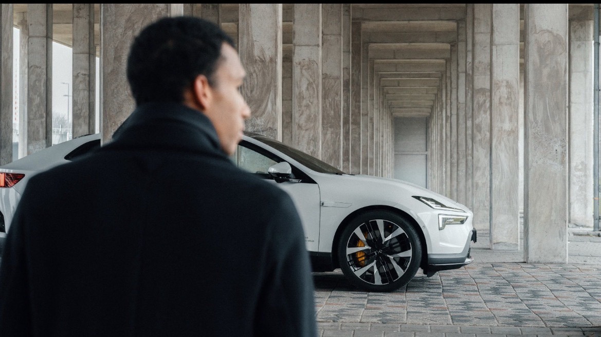 网球talking大会体育大赏 阿尼亚希姆为代言的车拍摄最新广告大片，演绎不一样