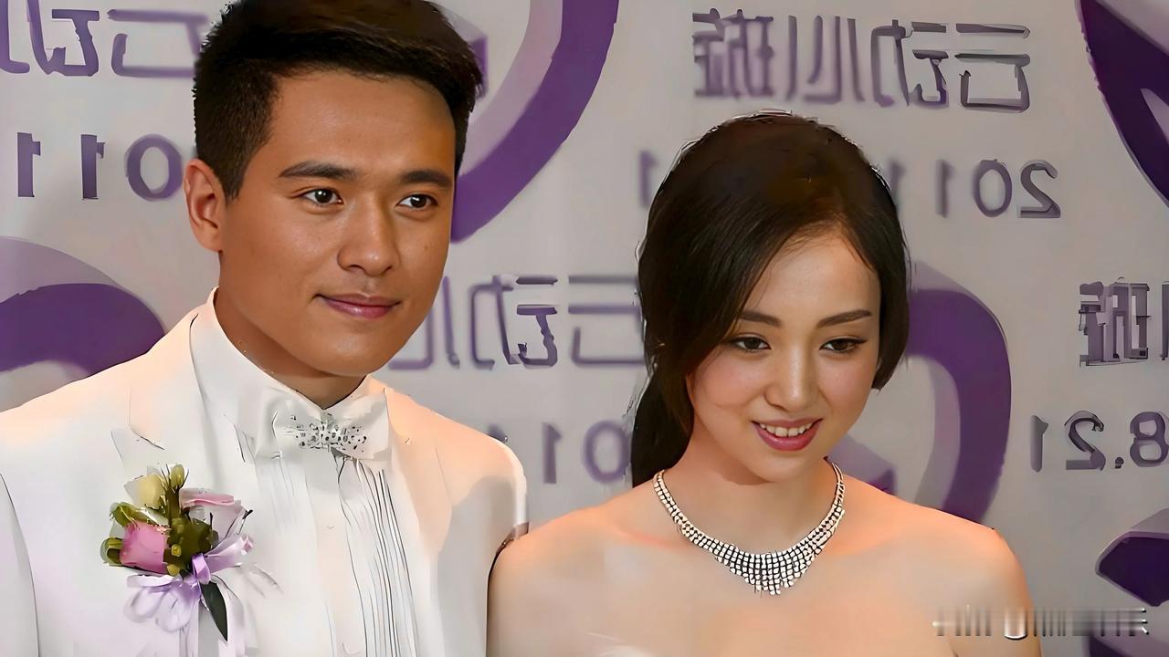 45岁女星董璇官宣再婚，着实让不少粉丝既惊喜又开心。董璇一路走来，经历了诸多风雨