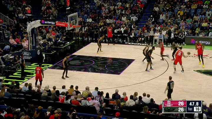 火箭超级球星杜兰特真是太残暴了！在今天火箭客场挑战鹈鹕的比赛中，当时比赛进行到了