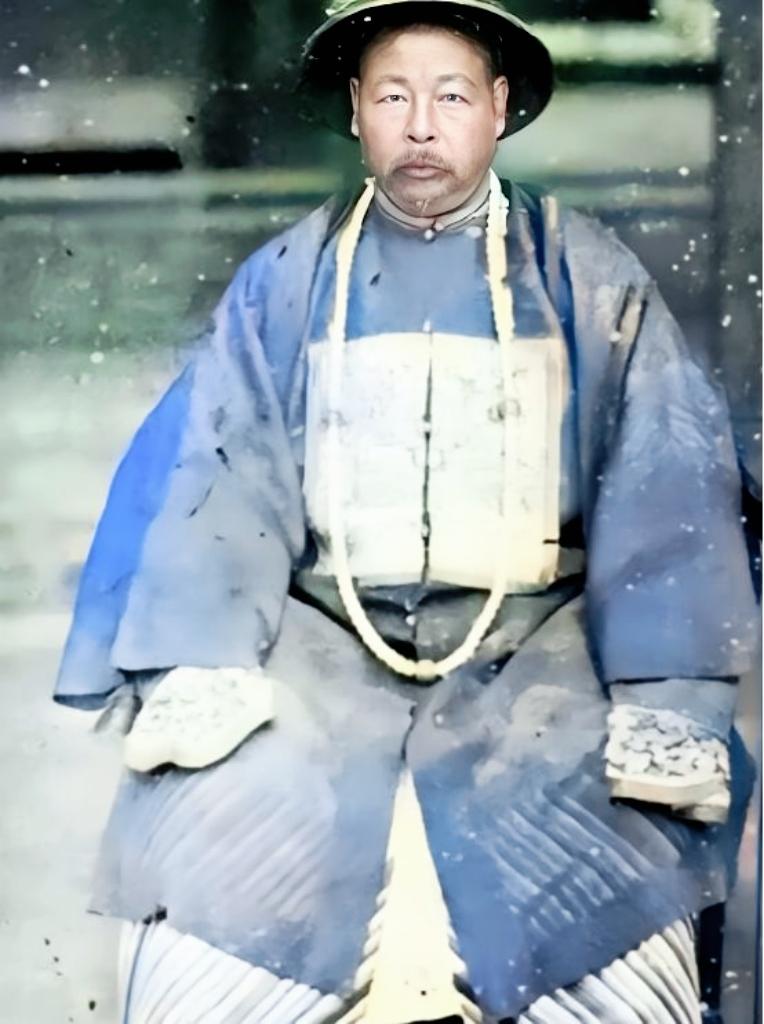 1996年，左宗棠曾孙想回上海，写信给市委，请求分一套低楼层的房，谁料，他时任上