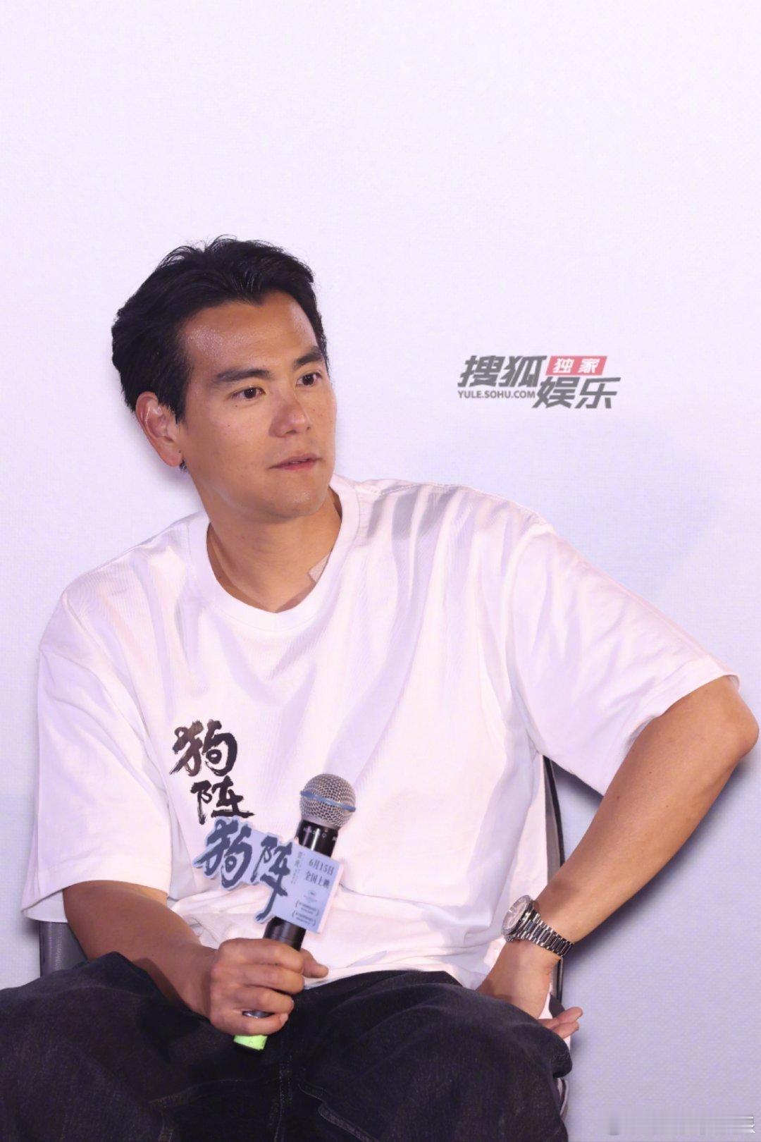 #佟丽娅进组第一天没认出彭于晏#不得不说，佟丽娅的素颜也是真的太哇塞了吧，状态真