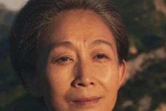 清华大学叶文洁背叛人类，擅自向太空中发射电波，8年后竟收到神秘回复：不要回答！不