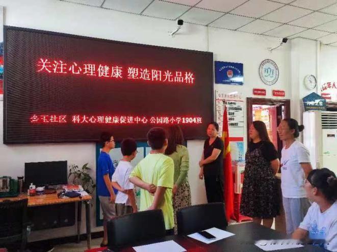 六邻党建聚合力 温情守护伴成长
 
万柏林区千峰街道金玉社区依托六邻党建，深耕“