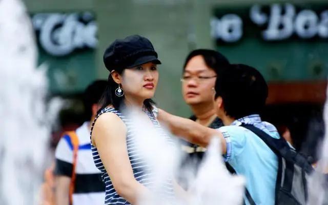 一位新加坡华人终于说了实话，他表示，在新加坡的华人，根本不在乎中国到底好不好.很