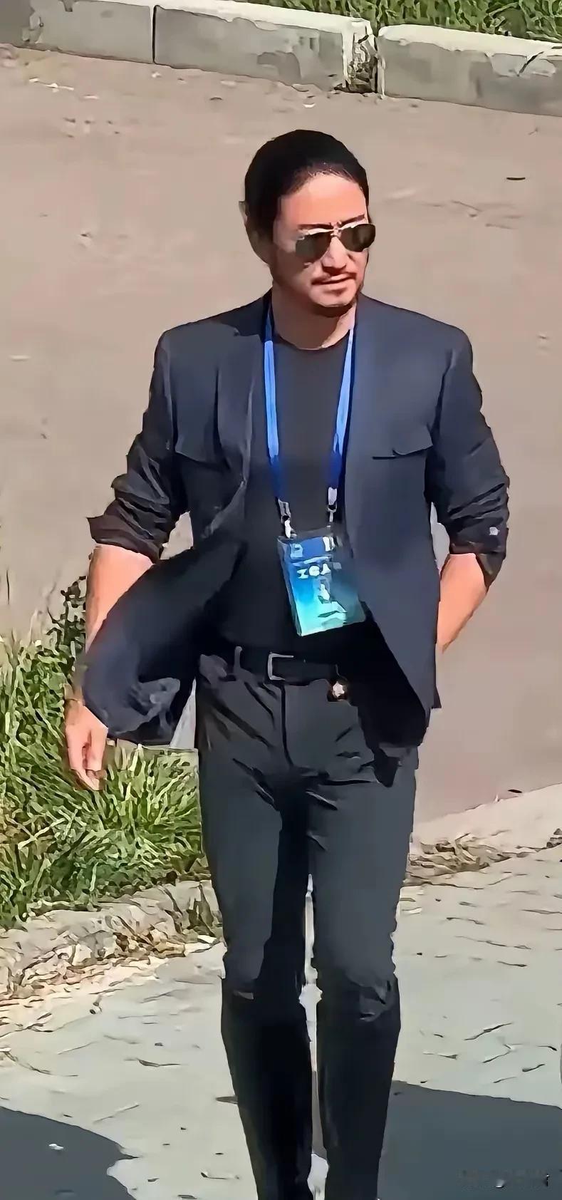 一段时间没看头条了，再一看，怎么风向突然变了？为何一堆黑吴京捧何晟铭的？

没干