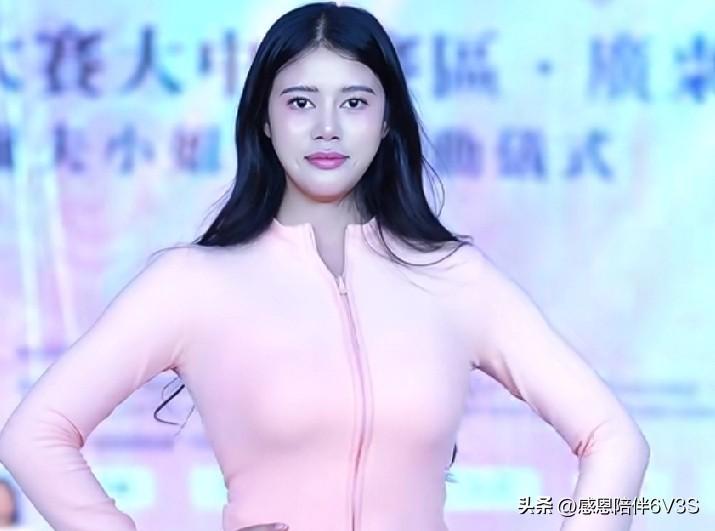 36届亚洲广东总决赛？不管什么比赛，这位小姐姐的穿搭先把我“镇”住了😂。有人说