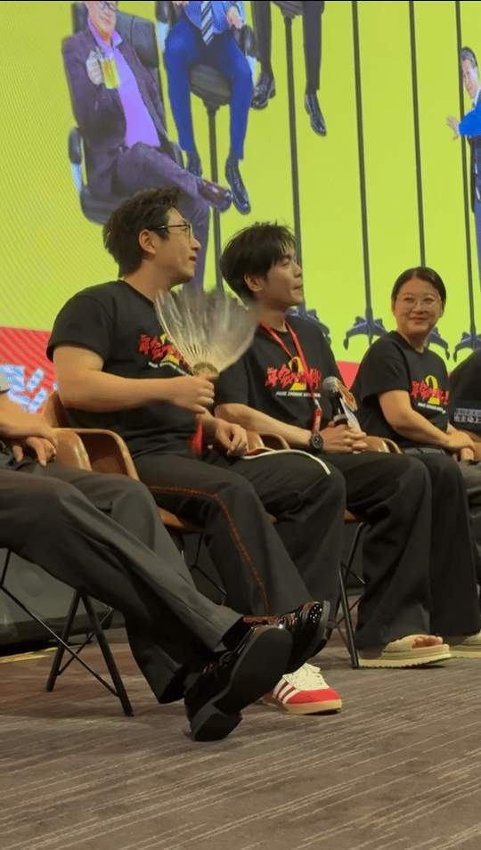 张若昀白客被问在甄嬛传能活几集 年会2路演笑点超标！白客说马杰能撑到大结局我是信