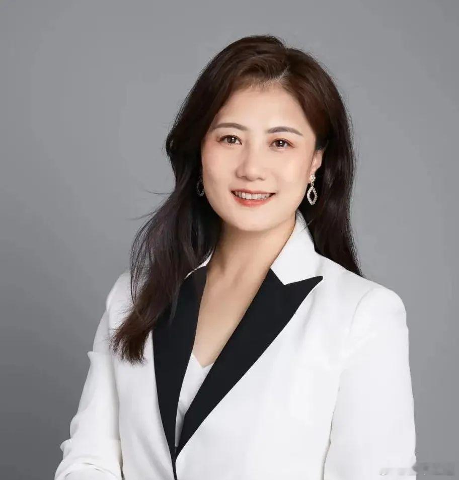 懂车之道讯 近日，懂车之道获悉，网传董威娜已正式入职启境，担任首席营销官（CMO