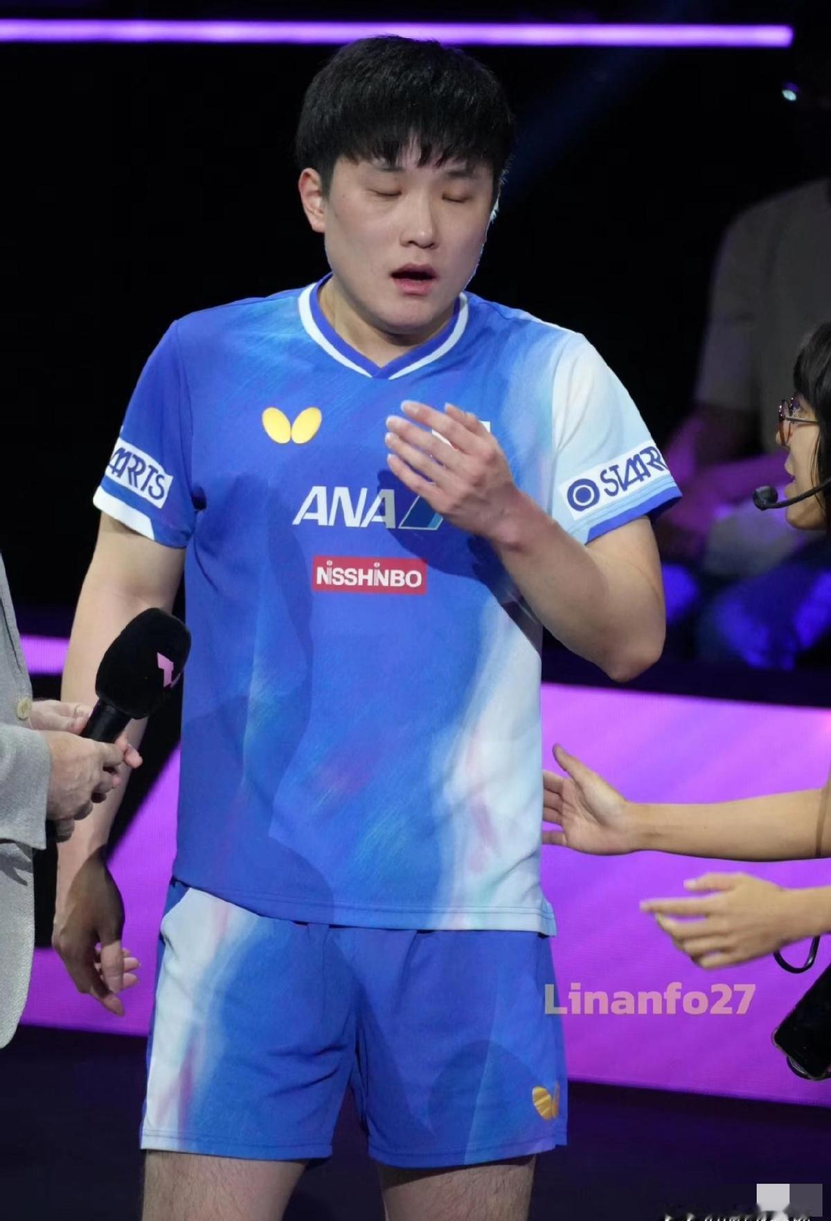 种子选手一茬接一茬倒，比赛打得跟刮大风一样，谁都不稳。
雨果没了，张本翻车，八号