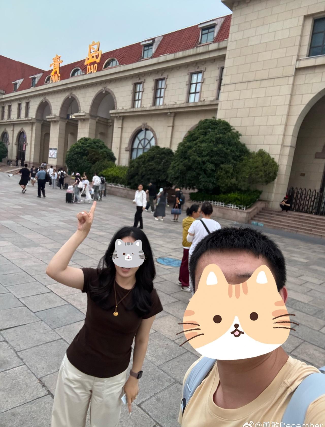 刚到青岛就赶上特大暴雨，被困在排了半天队结果还很难吃的网红小饭馆里，一瞅天气预报