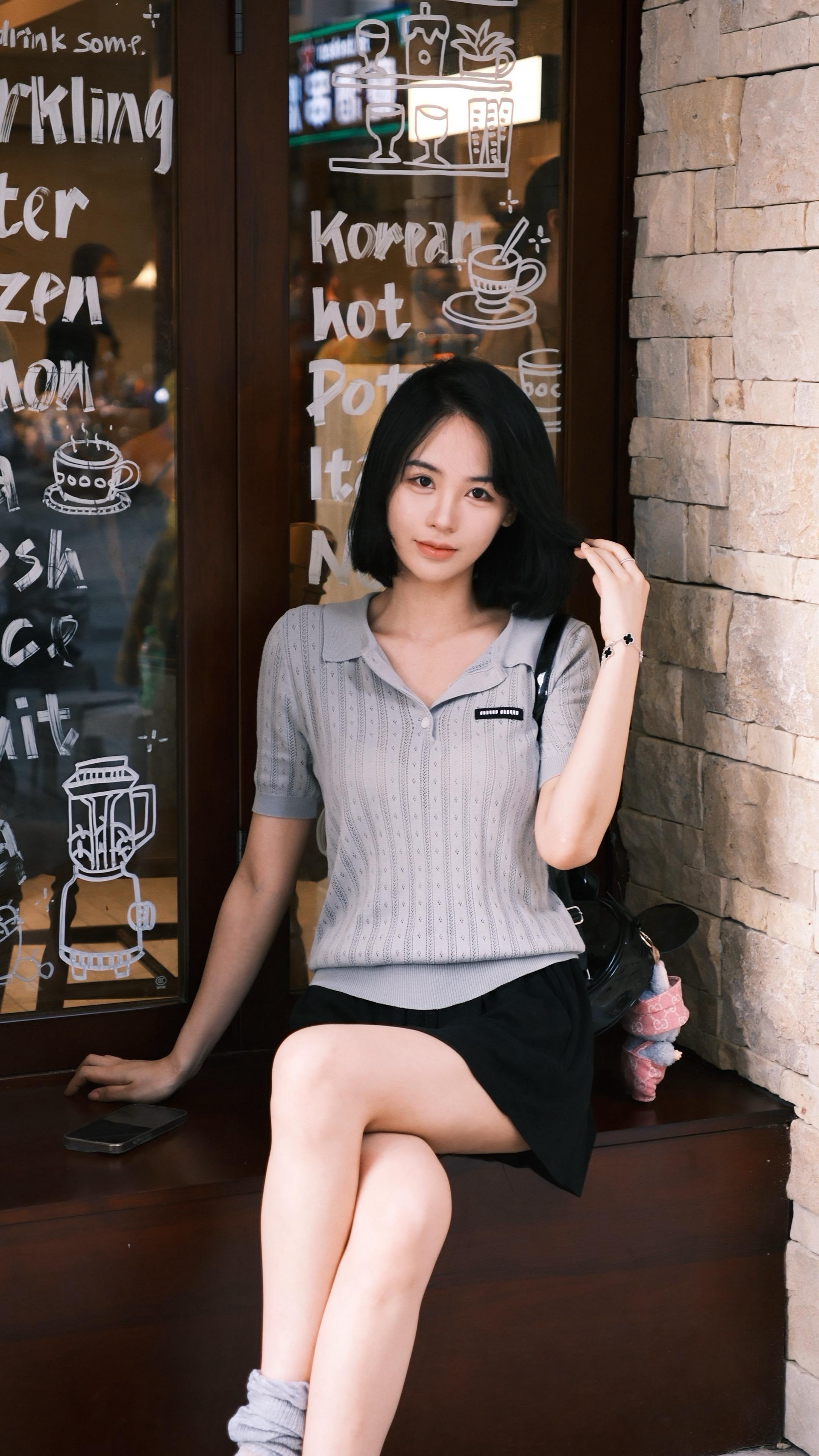 怎么又给别的女生点赞 你要逼死我嘛