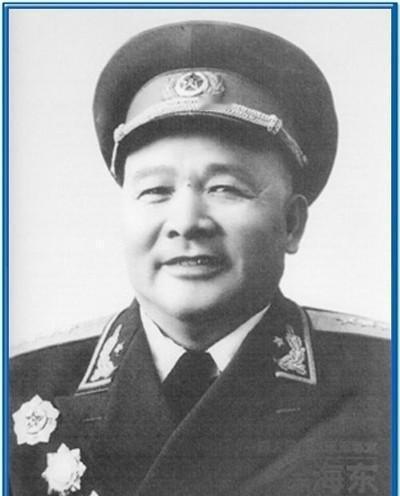 1955授衔的一段往事：卧病十五年的徐海东，为何位列大将第二位
徐海东1900年