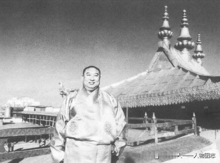 1989年1月10日，班禅额尔德尼·确吉坚赞在西藏大昭寺。