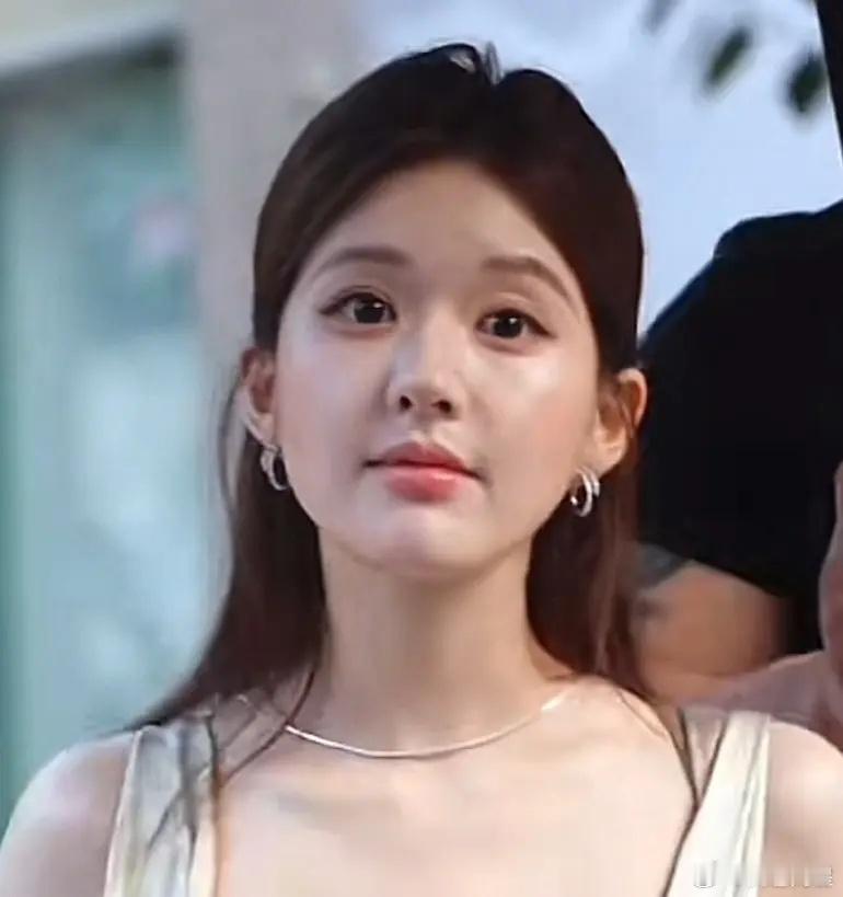 赵露思这么快就发面了吗 是不是还得去韩国 ​​​