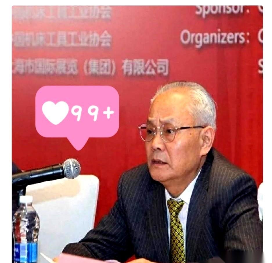 关于日本高端机床这事儿，最近的走势相当魔幻。
那边刚放出风声要限制出口，扭头翻开
