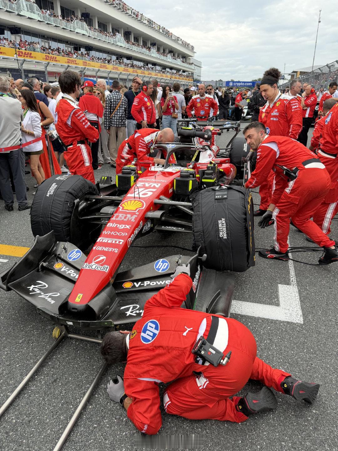 f1 单从空气动力学的角度来看，法拉利SF-26并不逊色于梅赛德斯W17。而SF