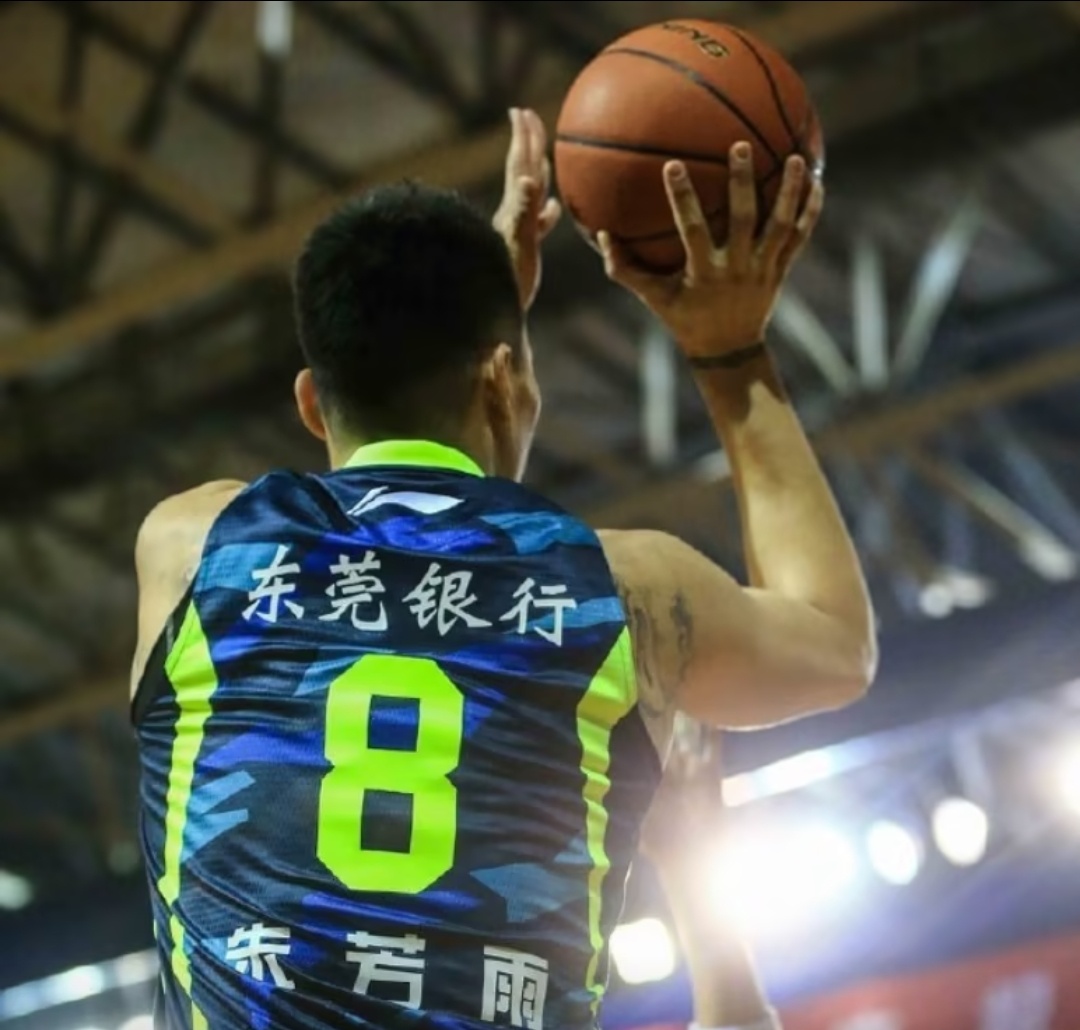 杜指导的事，还没官宣下一任主教练朱总也离任了说明，广东的管理层大换血，第三代接管