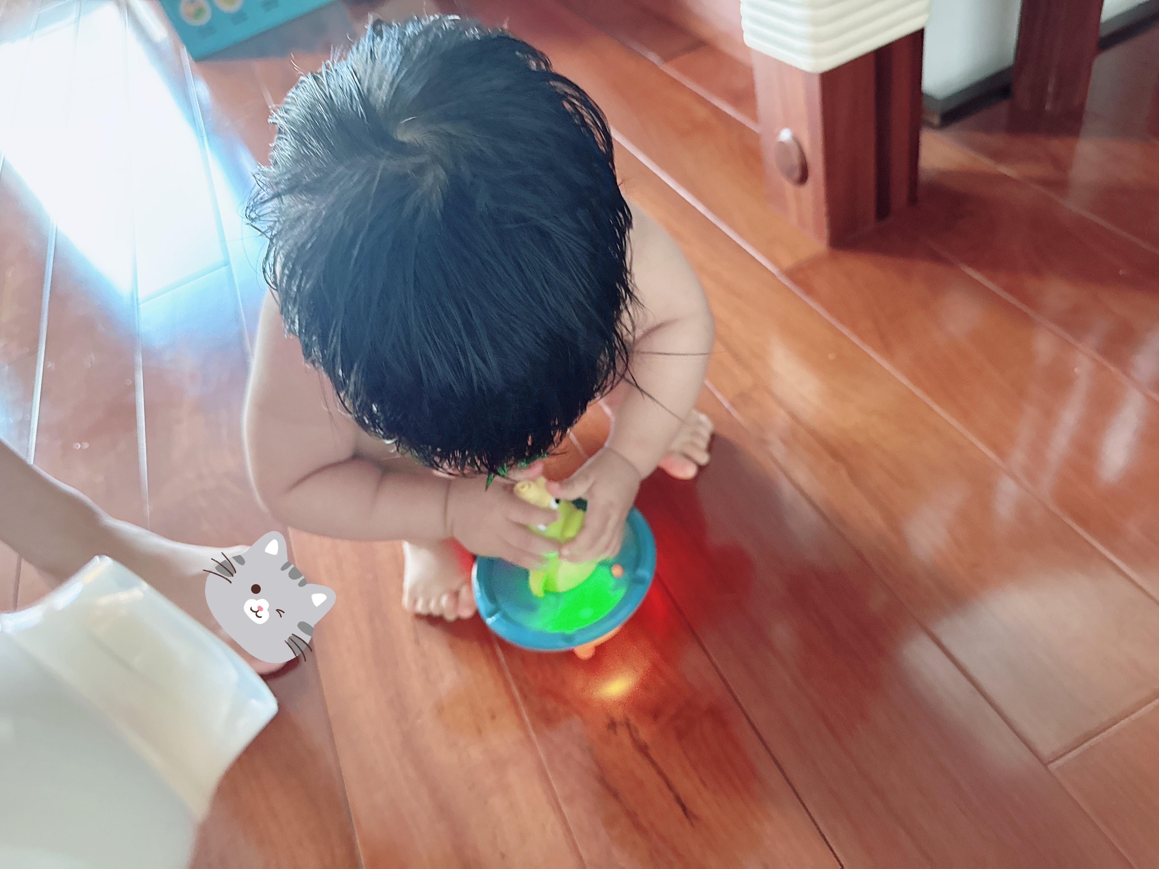 大碗和小碗头发真的是太厚了！我吹个头发要吹半天！原来看我侄子吹两下就干了！我还觉
