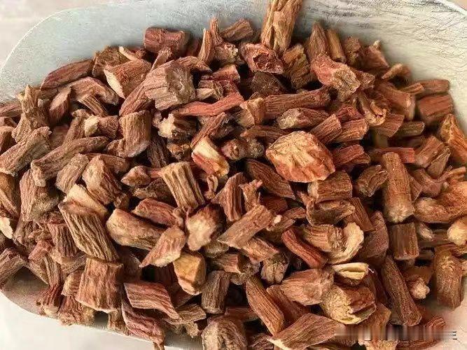 丹参加一物，行气活血，排出心脏瘀毒

心脏不好的朋友对于丹参这味药应该不陌生，丹