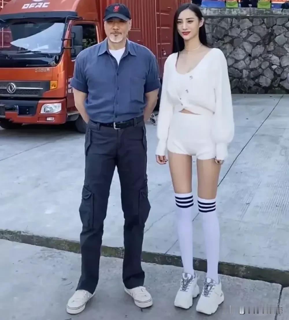 徐少强去世了，很多人说他这一辈子值了！
人这一生，怎么算值，怎么算不值，好像没有