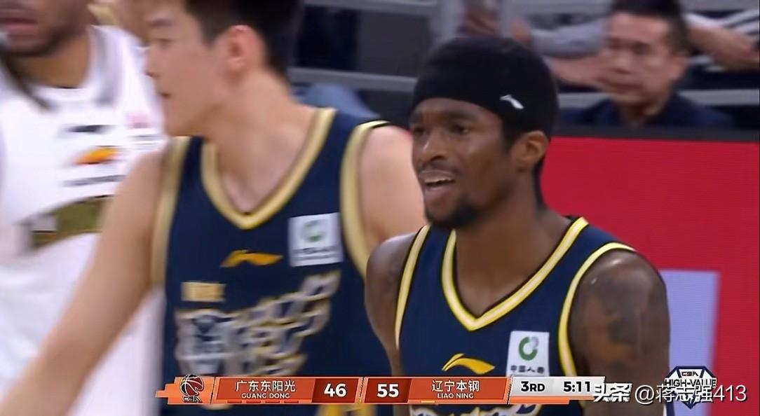 晒图笔记大赛杜锋都叫场上队员给整迷茫了，这个家没有萨姆那都得散，广东队三节比赛就