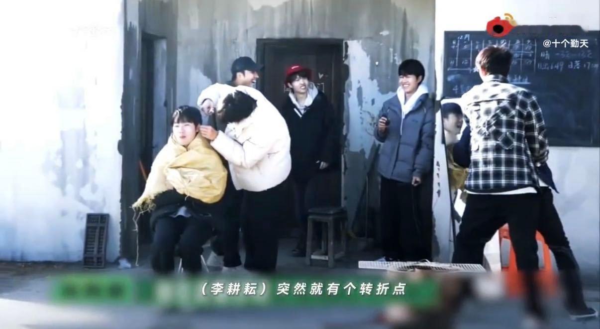 十个勤天不年不节发视频 被拿捏得死死的！十个勤天不年不节的视频，把三年多的时光揉