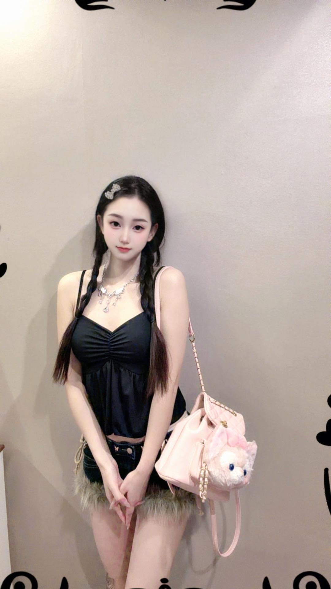 其实我的碾很小是很精致的那种萌碾 🐱