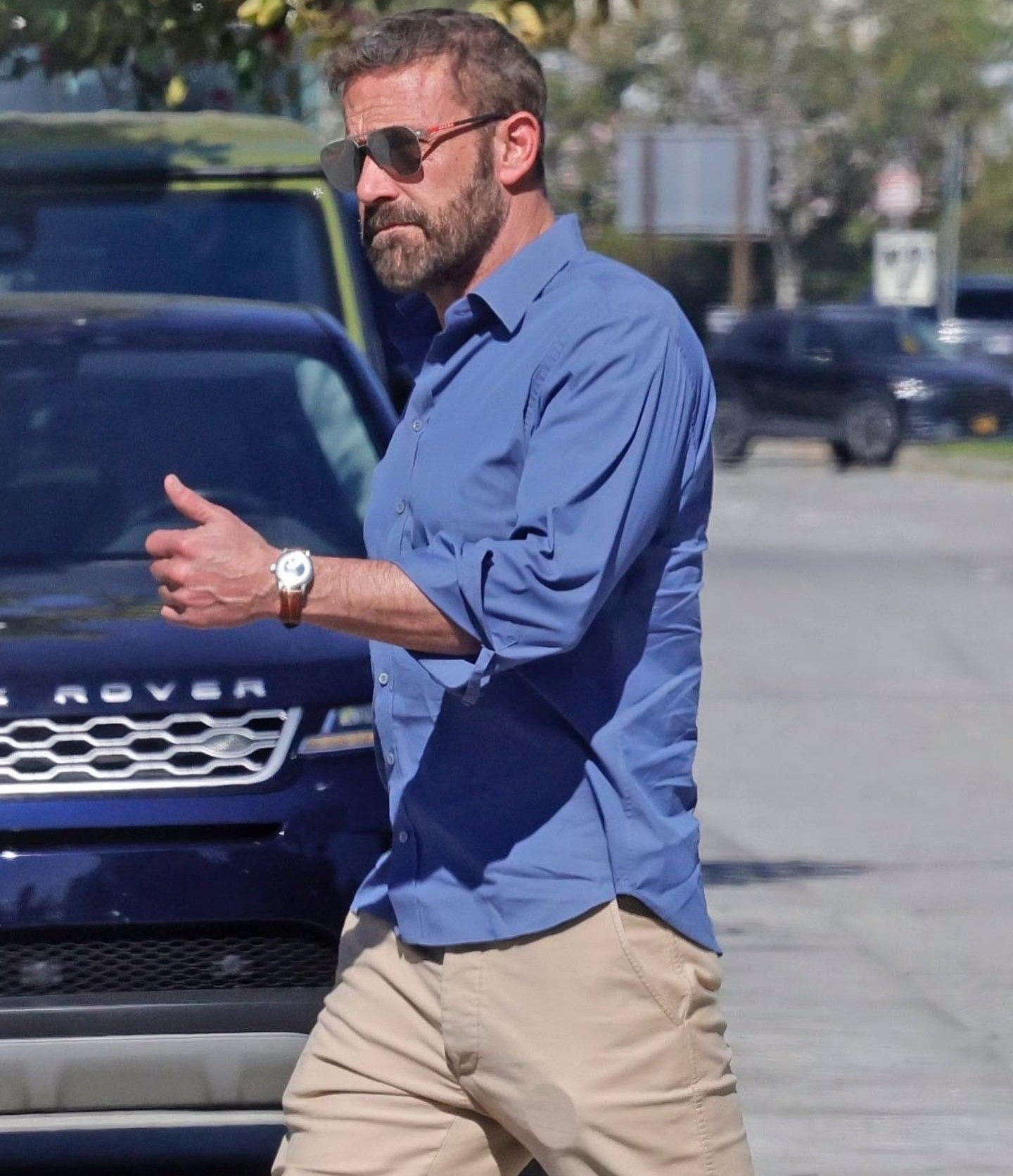 大本新买了一块表，而且没有很刻意地要让所有人看到 