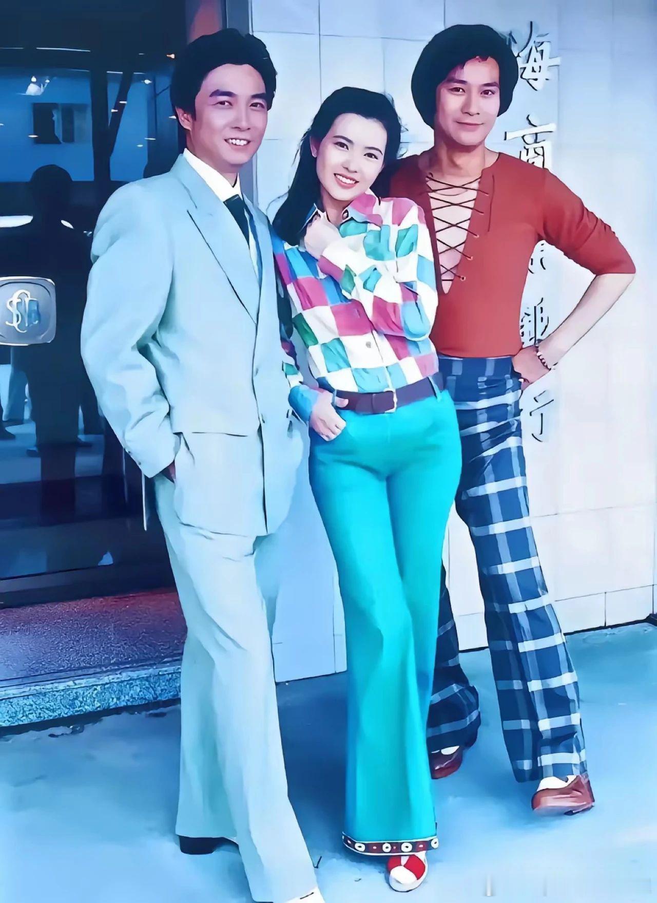 1992年，29岁的蓝洁瑛、45岁的郑少秋和43岁的刘松仁在上海留下美好瞬间历史