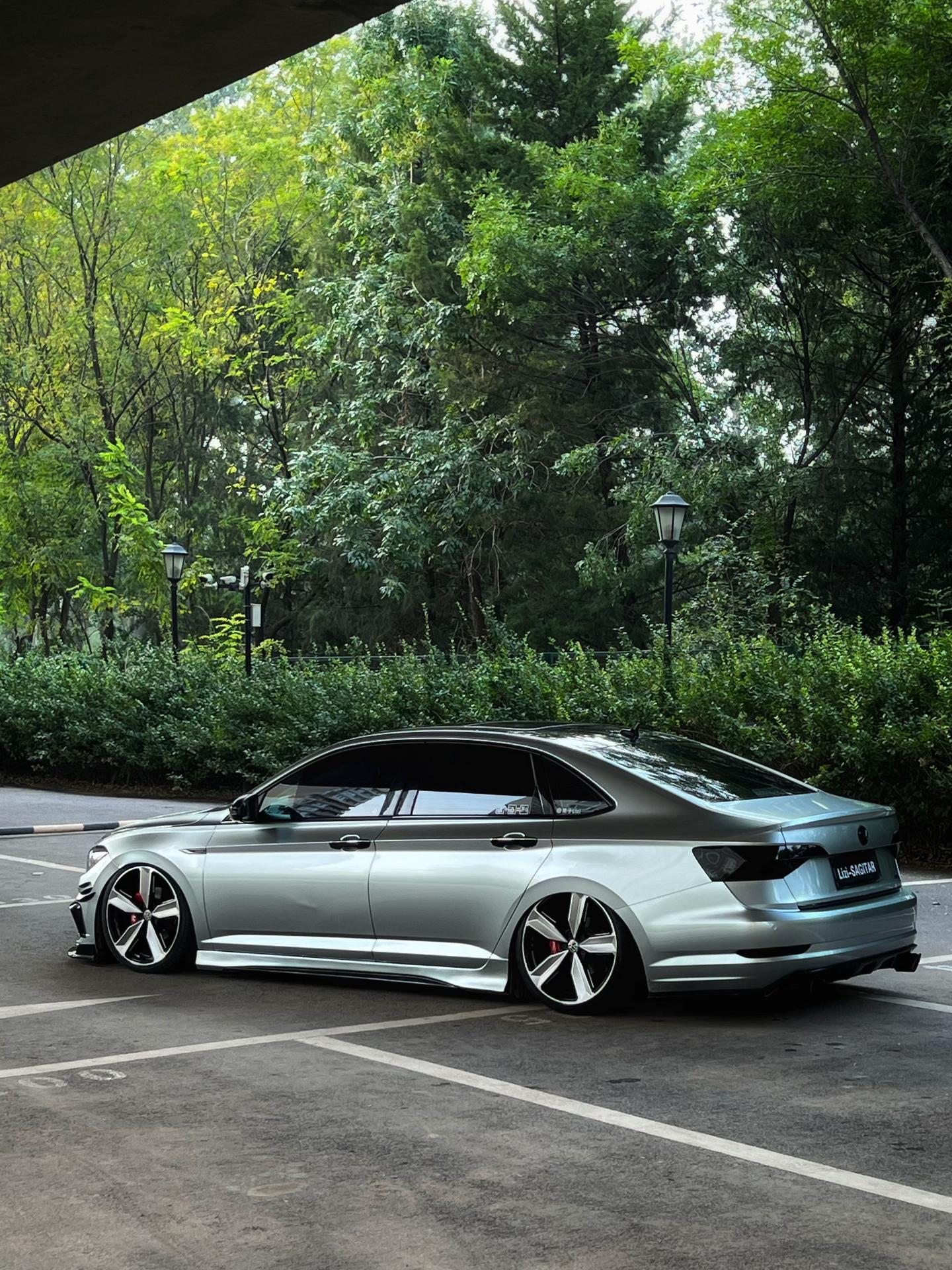 “当故事 到后来 花不开 没未来”