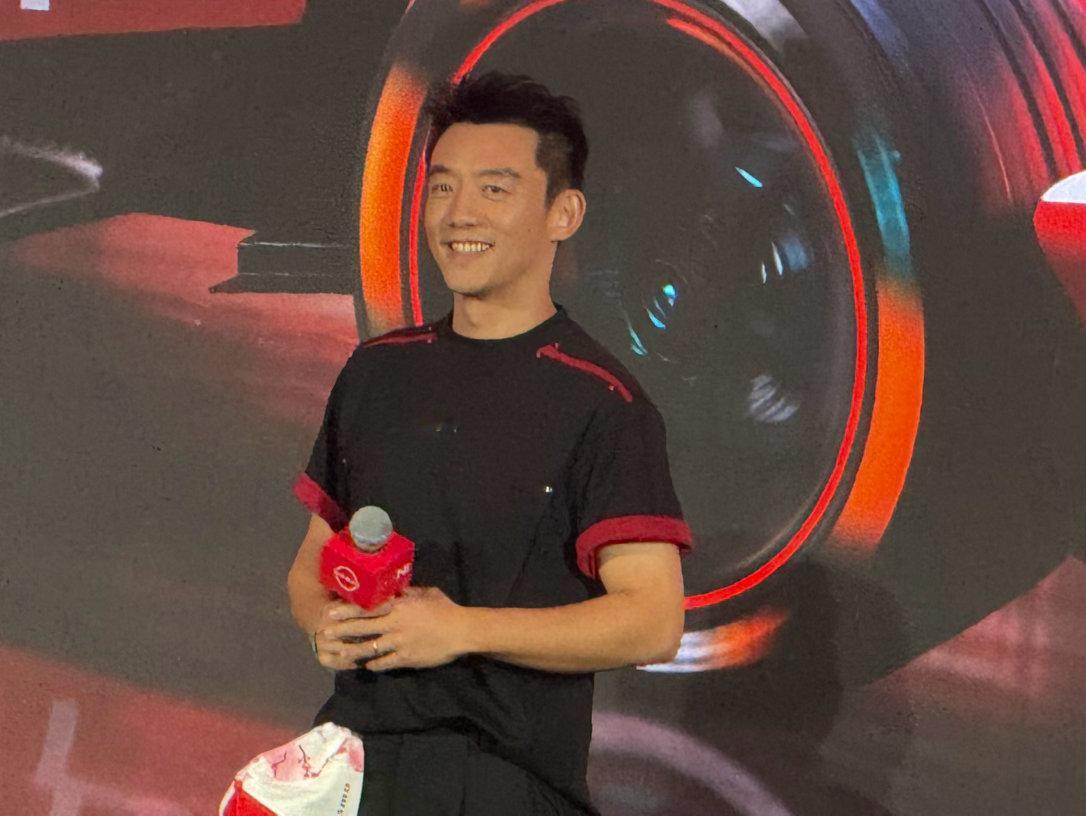 赛车和普通人买车有关系么2026fe上海站 郑恺成为日产赛道电驱体验官，并出席日