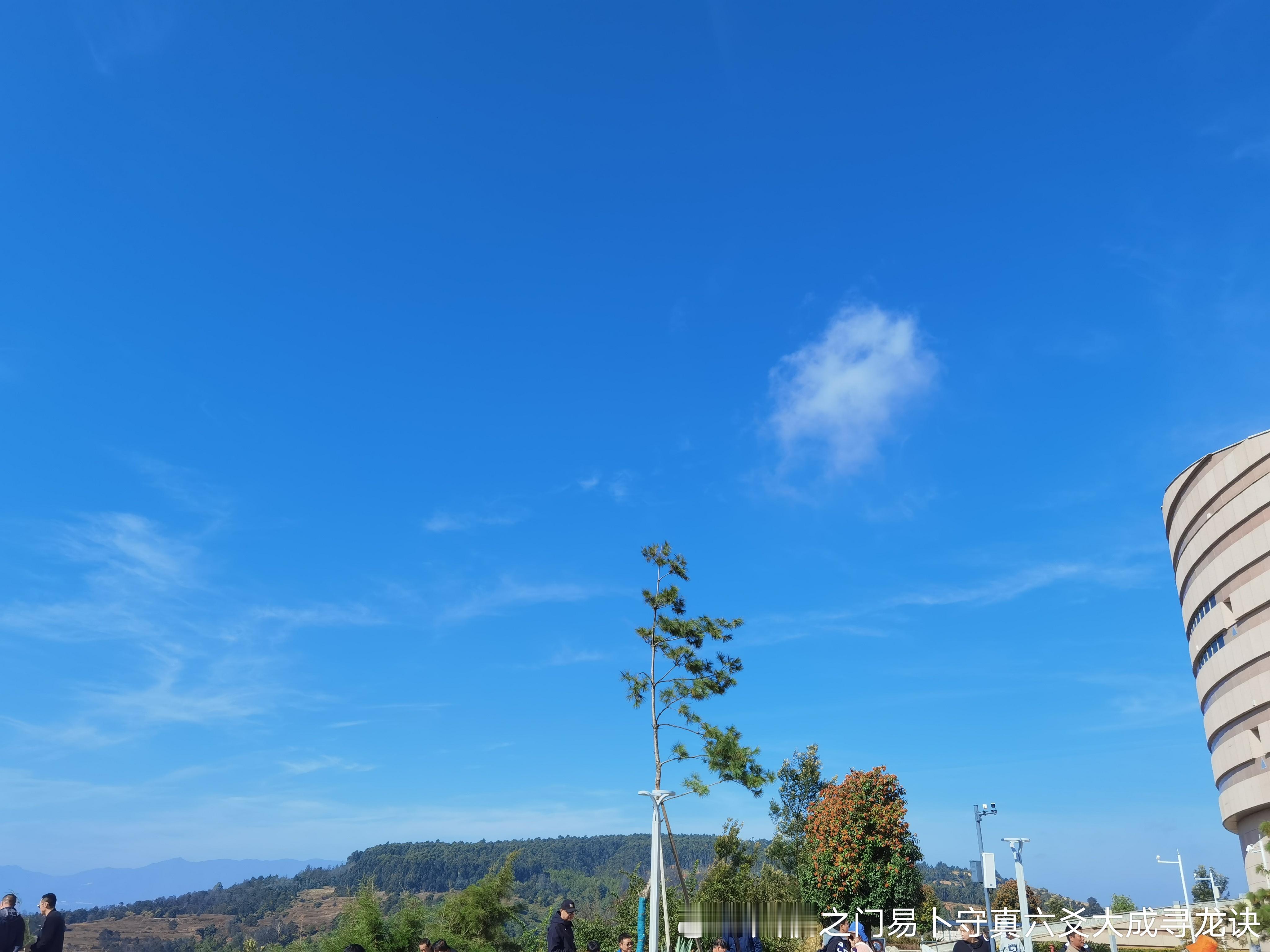 昆明想要做八字命理详批或者是六爻占卦，找易卜一道馆如何？生活当中遇到迷茫困惑，不