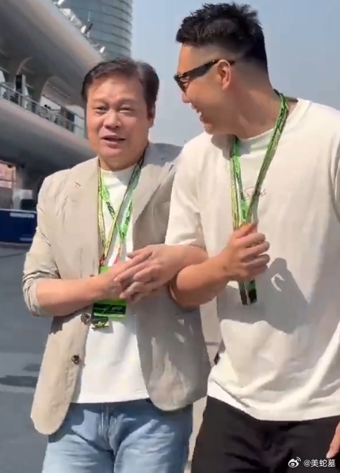 范志毅的人脉太开门了 从和大能在文玩世界的深度交流，到与吴尊在生活理念上的共鸣，