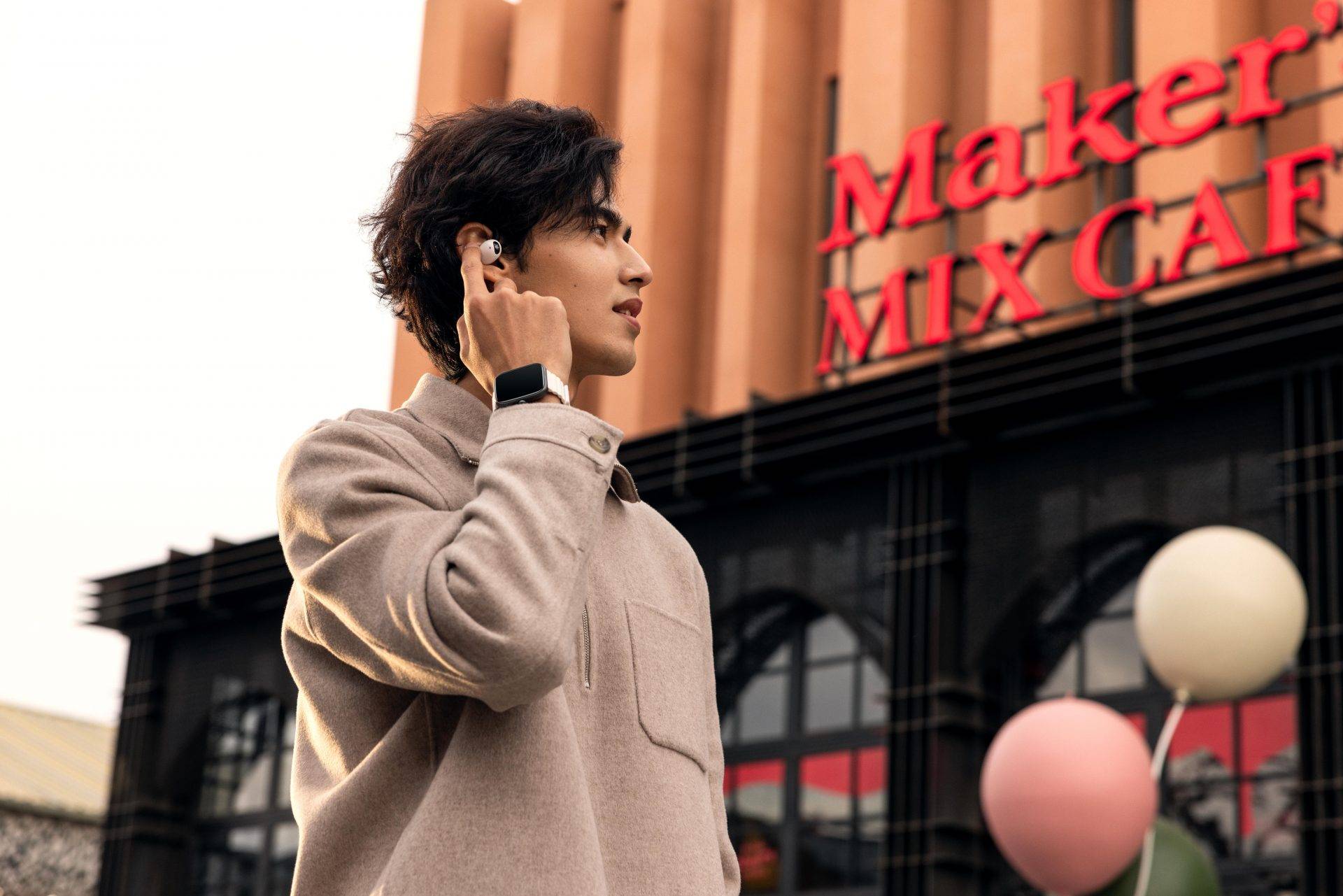 耳機上為何長出了攝像頭？｜AI 器物志