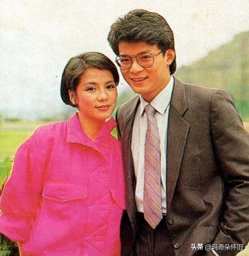 🎆翁美玲合影👉谁的DNA动了？
83版《射雕》靖蓉CP，
戏外同框也这么甜！