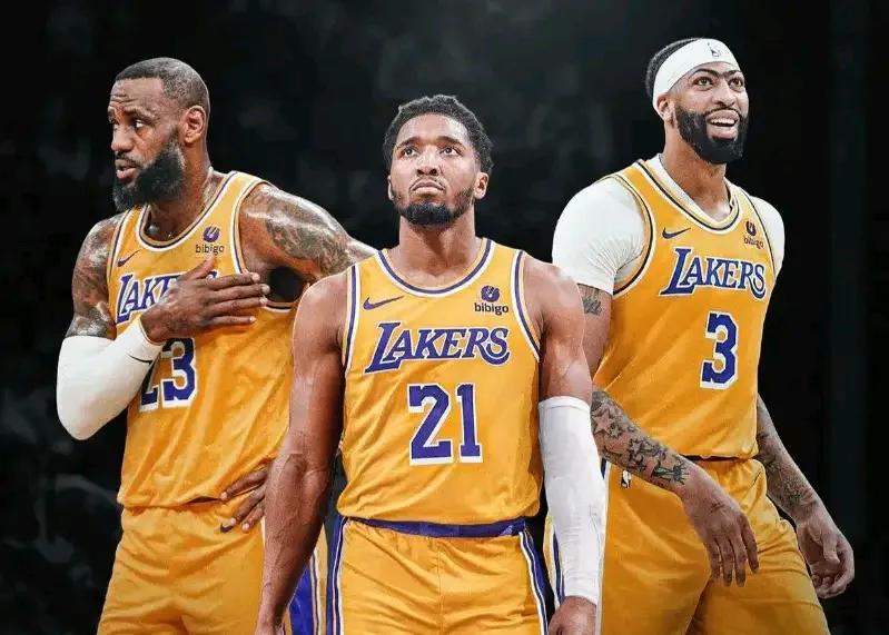 湖人这个首发阵容，西决应该稳了吧，补强后卫线和中锋了。
第一，湖人送出里弗斯+八