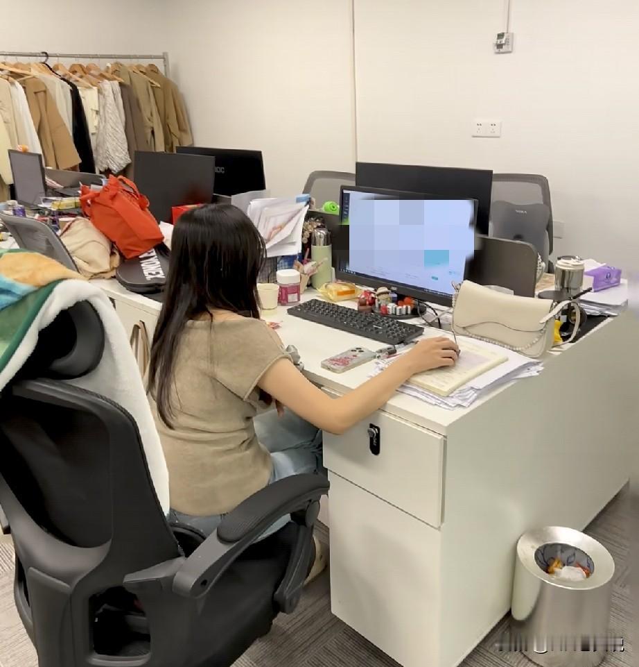 又要干两头不是人的活了[捂脸]公司三轮面试通过的候选人，背调过了，期望公资也从2