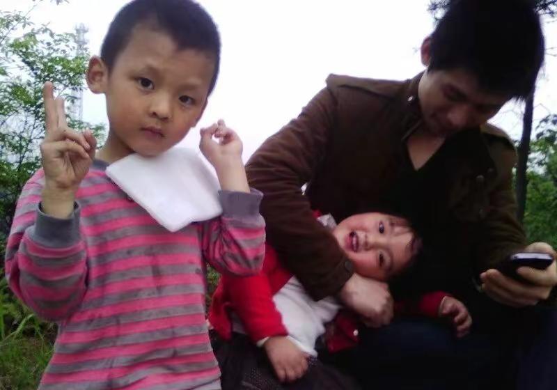 谢宇杰快回家吧你的爸妈找的你好辛苦希望有更多人转发