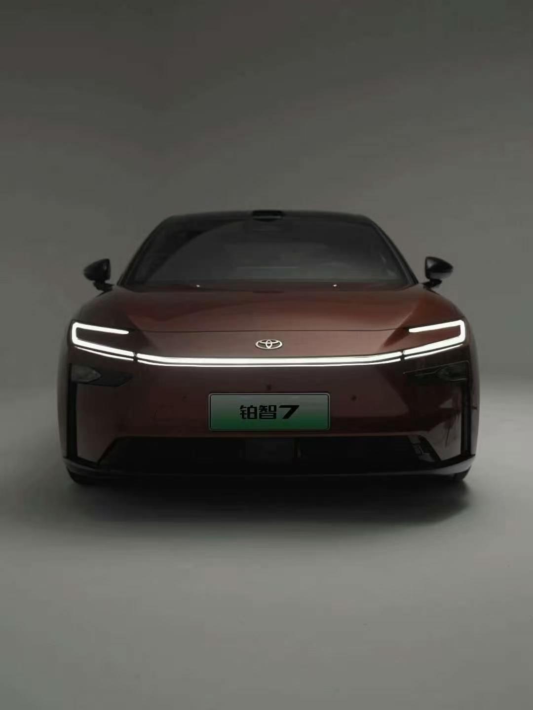 随着汽车智能化进程加速，智能座舱已成为车企竞争的新核心，用户体验从“能开”转向“