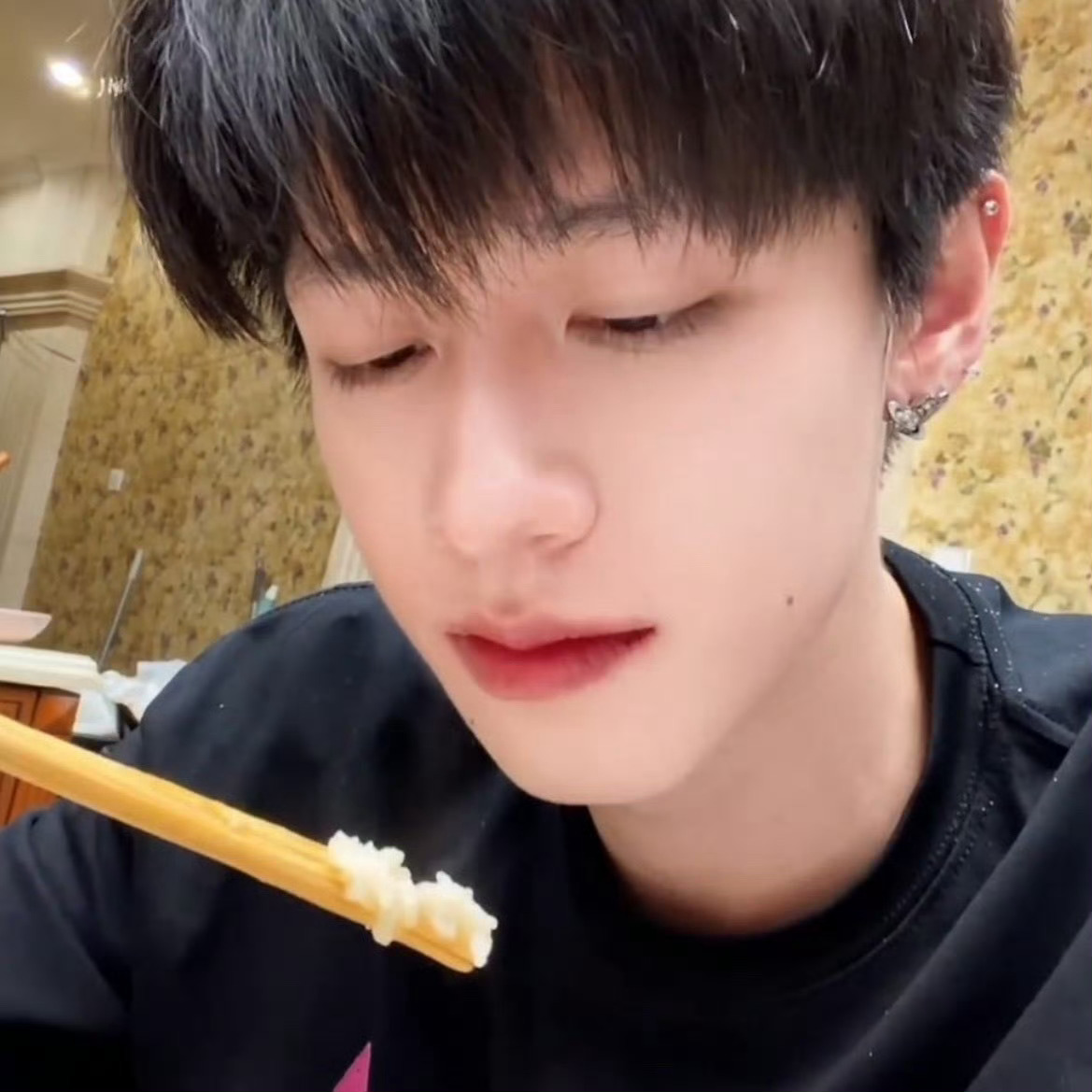 好萌🤏🏻 