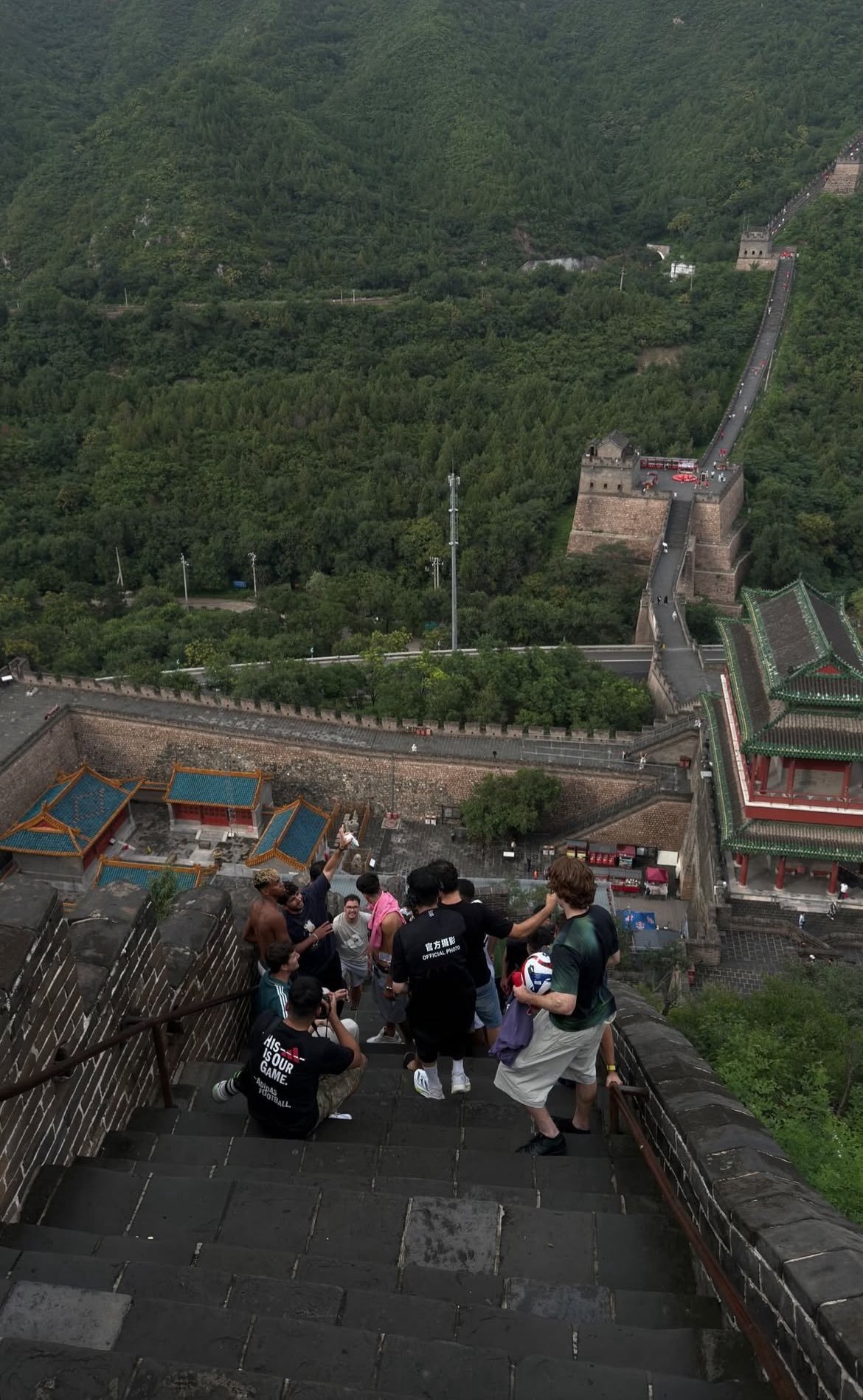 亚马尔在长城居庸关🇨🇳🇨🇳🇨🇳亚马尔中国行亚马尔在中国过暑假亚马尔 