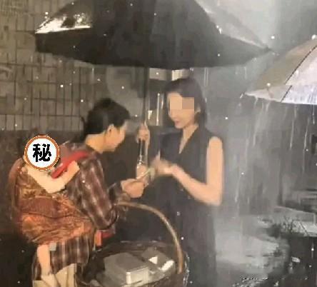 800元换婴儿淋半小时雨！
 
刷到这个消息真的气炸了！短剧演员爆料，横店某剧组