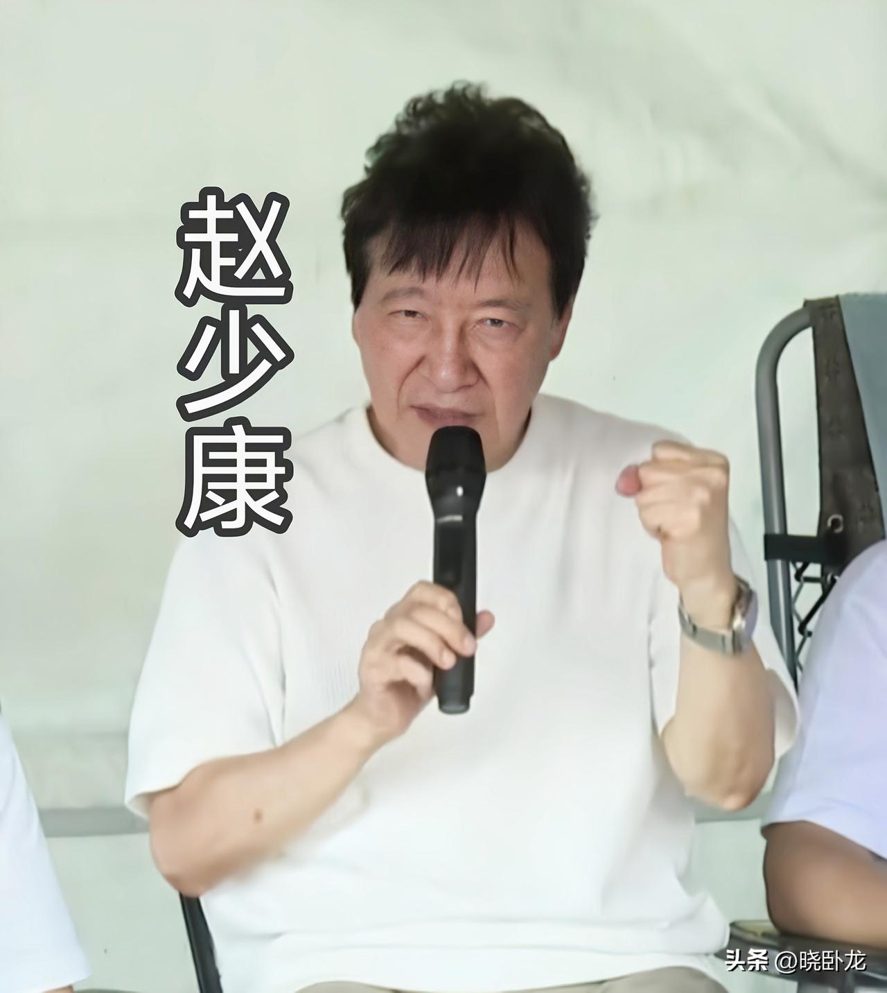 赵少康：我怕啦，我怕抢了别人的风采！

7月22号上午，赵少康前往凯达格兰大道看
