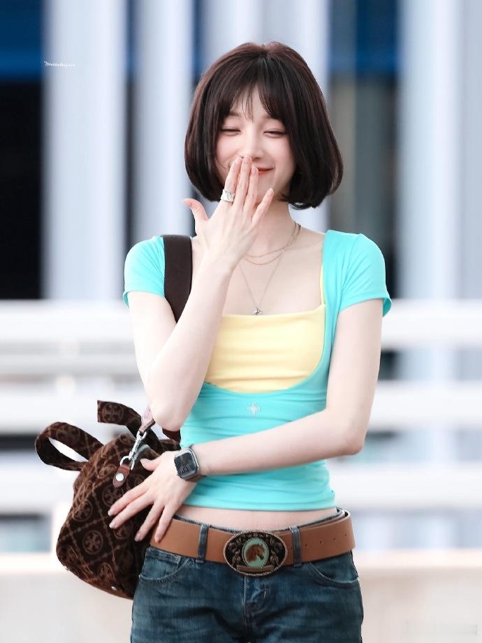 宋雨琦糖果色多巴胺小狗妹 多巴胺甜系造型被宋雨琦完美诠释，超高美商搭配糖果色系，