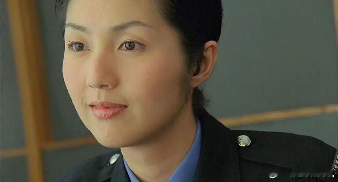 杨千嬅演唱会致敬经典，余春娇、方丽娟等角色齐聚一堂，粤语歌声唤醒影迷歌迷共同记忆