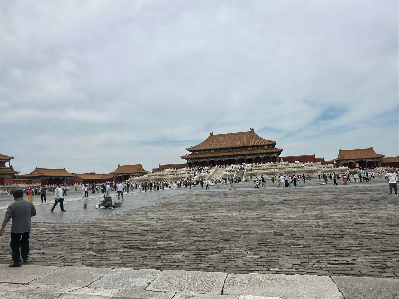 一脚踏进六百年风云，满眼皆是盛世旧山河。