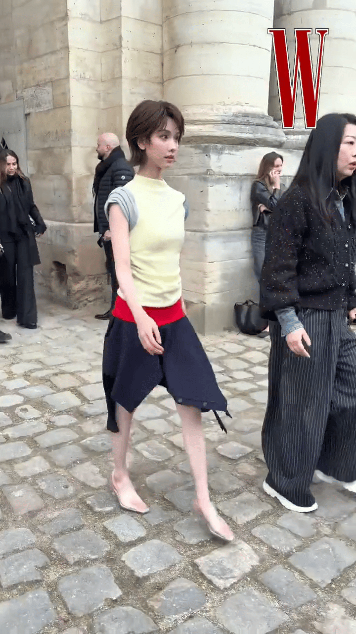 原来人太瘦了真的会显得头很大
女明星过于变态的身材管理反而适得其反了
在屏幕上看