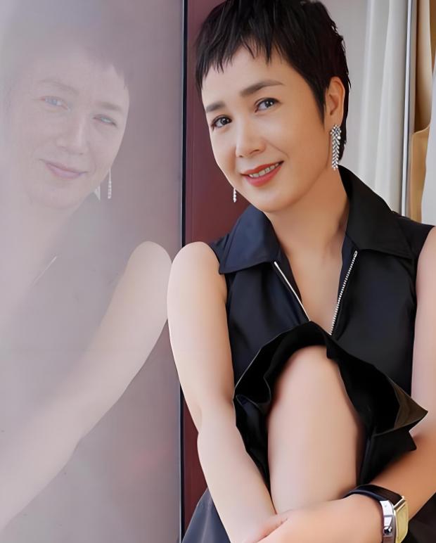 看完你就明白娱乐圈的关系有多复杂了！冯小刚的妻子徐帆的前男友是王志文，
文章的前