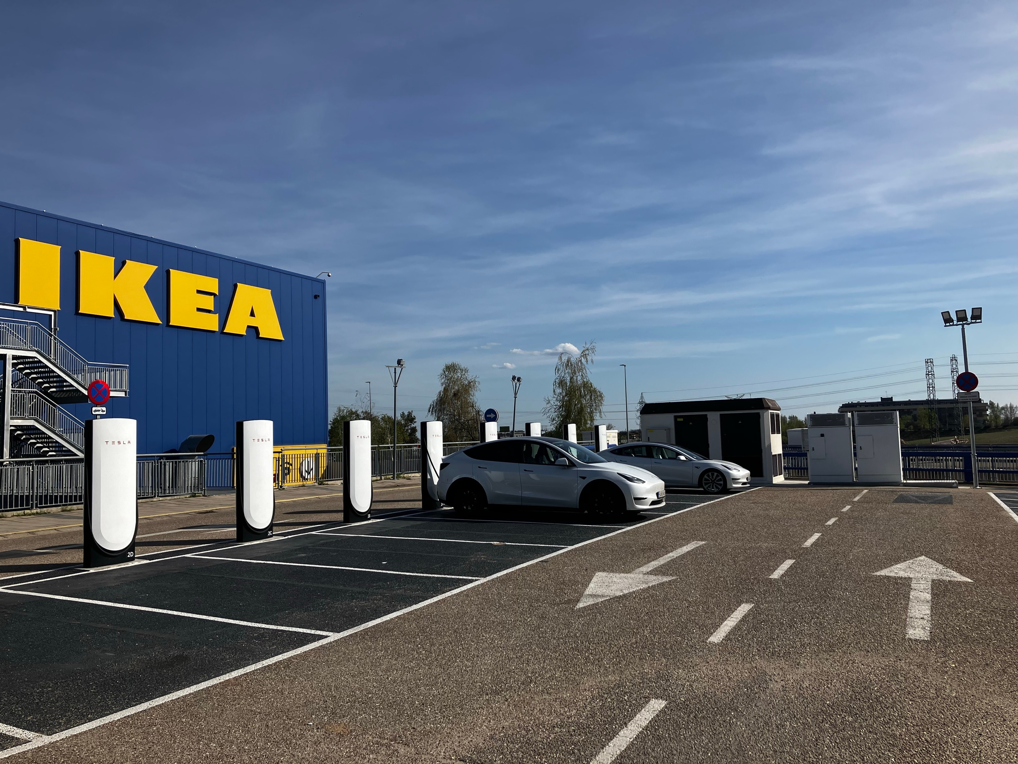 2025中国车企德国销量逆袭！比亚迪狂飙700%超特斯拉2025年，德国汽车市场